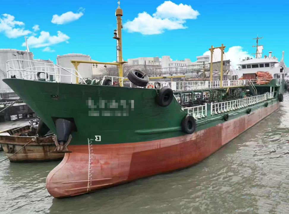 2011-900吨-油船