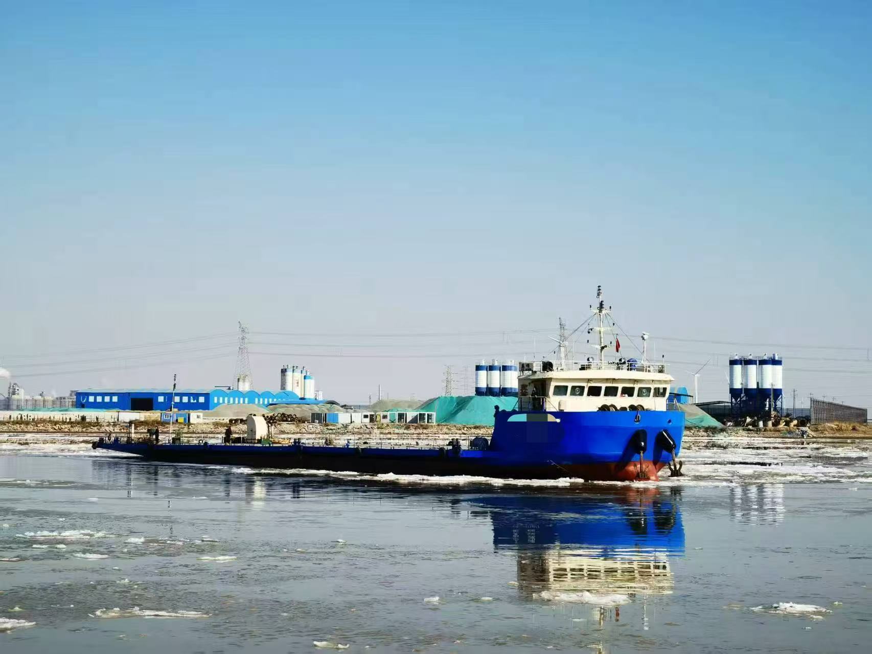 2022-740t-甲板驳船