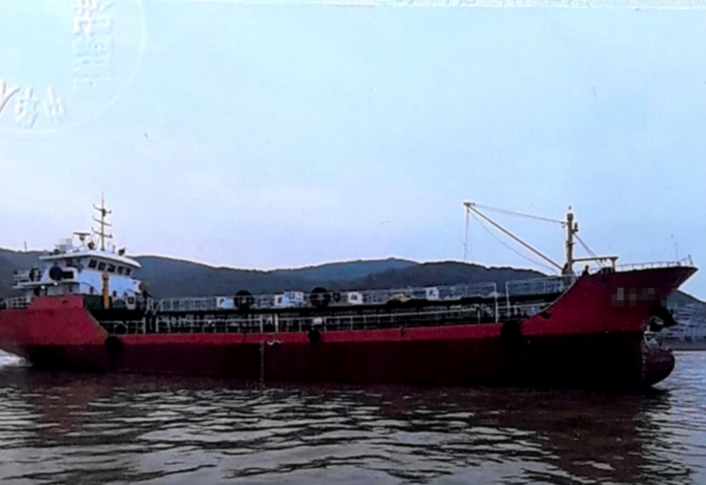 2009年-900吨-油船