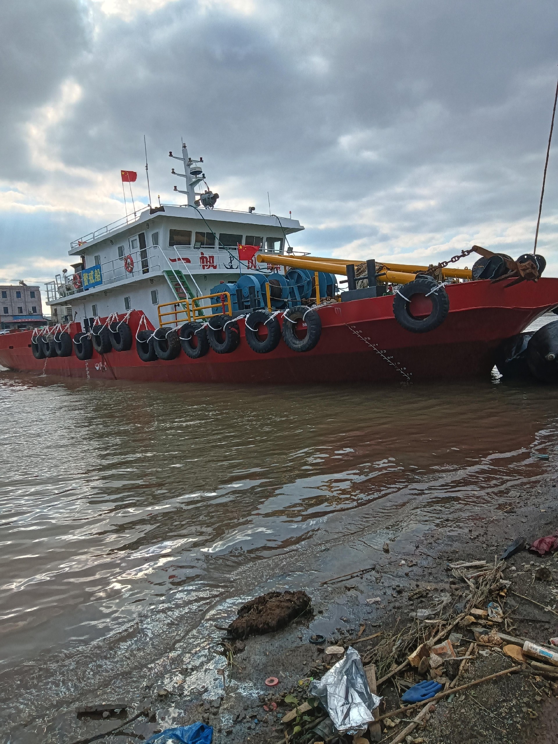 2021年-1100马力 普通拖轮 近海航区