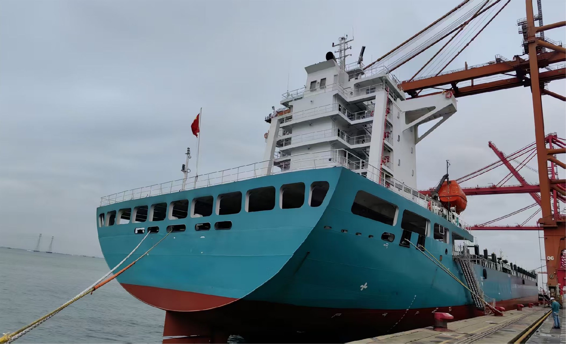 2023-30600吨  集装箱船-1768teu