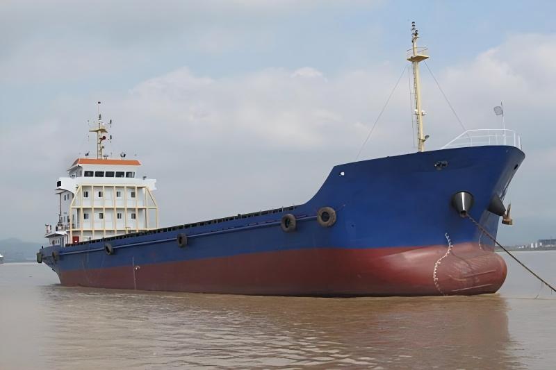 2011-2400吨  敞口集装箱船-166teu